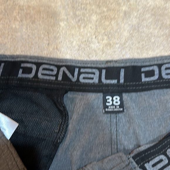 Men’s Denali shorts size 38 - Picture 3 of 6